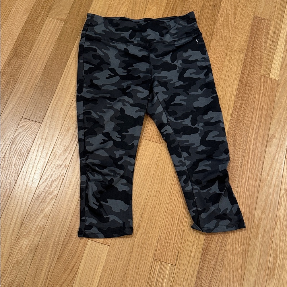 Danskin Now Black Camo Fitted Leggings